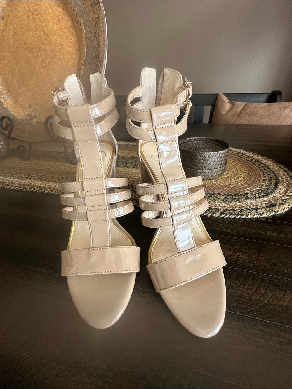 Jessica Simpson Nude Patent Strappy Heeled Sandals New without tag/box